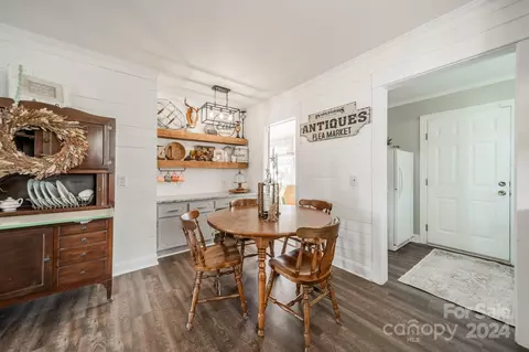 Dining - 404 16th St, Kannapolis, NC 28083 photo 1 of 2