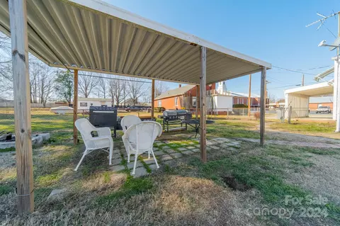 Exterior - 404 16th St, Kannapolis, NC 28083 photo 11 of 14