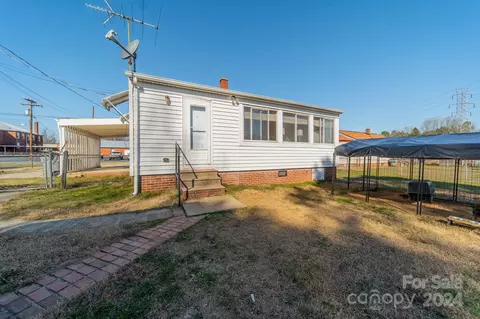 Exterior - 404 16th St, Kannapolis, NC 28083 photo 8 of 14