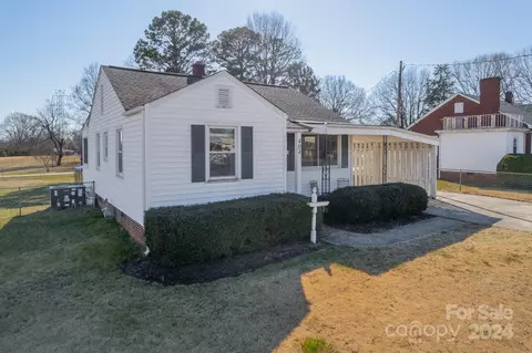 Exterior - 404 16th St, Kannapolis, NC 28083 photo 2 of 14