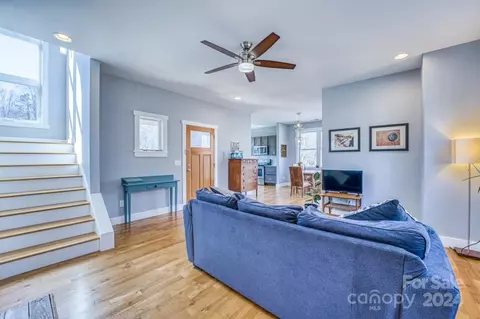 Living - 6 Manila St, Asheville, NC 28806 photo 2 of 4