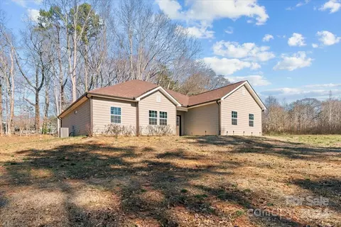 106 Lafayette Rd, Stanley, NC 28164