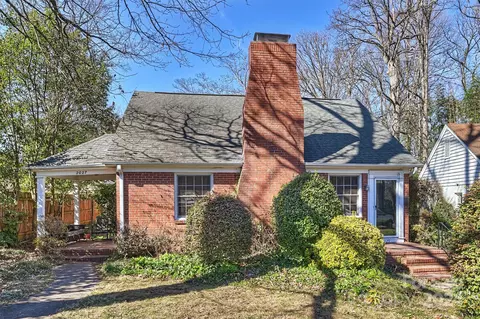 2027 Chambwood Dr, Charlotte, NC 28205