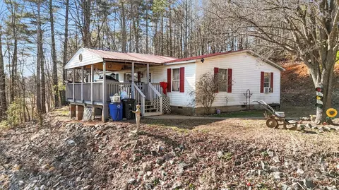2751 St John Rd, Lenoir, NC 28645