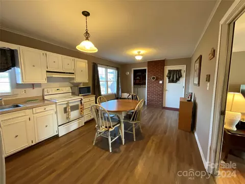 Dining - 269 Panoramic Ln, Boone, NC 28607 photo 2 of 2