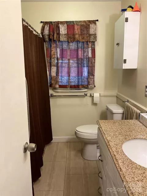 Bath - 269 Panoramic Ln, Boone, NC 28607 photo 1 of 2