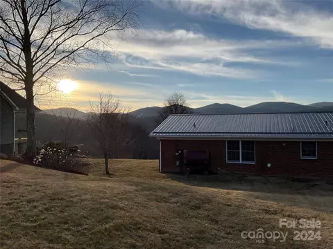 Exterior - 269 Panoramic Ln, Boone, NC 28607 photo 7 of 12