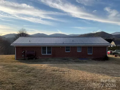 Exterior - 269 Panoramic Ln, Boone, NC 28607 photo 6 of 12