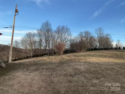 Exterior - 269 Panoramic Ln, Boone, NC 28607 photo 9 of 12