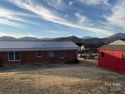 Exterior - 269 Panoramic Ln, Boone, NC 28607 photo 4 of 12
