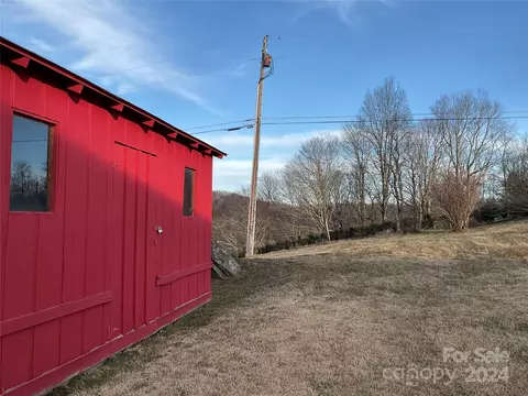 Exterior - 269 Panoramic Ln, Boone, NC 28607 photo 5 of 12
