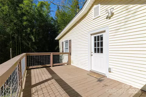 Exterior - 4 Merrill Cir, Fairview, NC 28730 photo 4 of 7