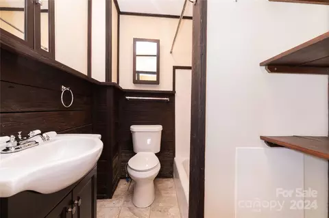 Bath - 4 Merrill Cir, Fairview, NC 28730 photo 1 of 1