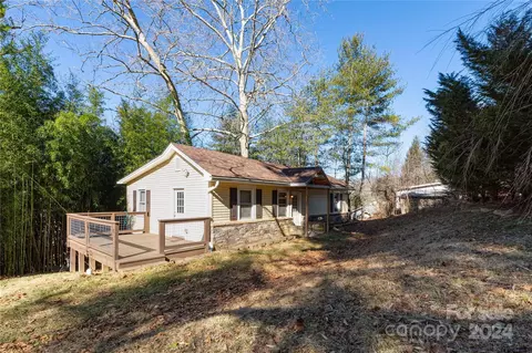 Exterior - 4 Merrill Cir, Fairview, NC 28730 photo 2 of 7