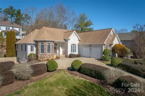155 Players Ridge Rd, Hickory, NC 28601