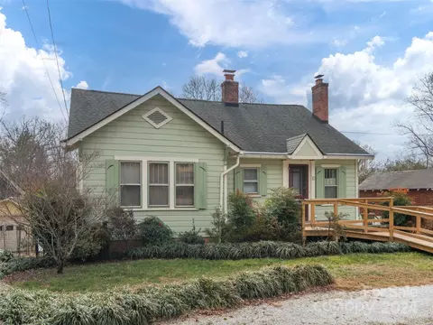 10 Buckingham Ct, Asheville, NC 28803