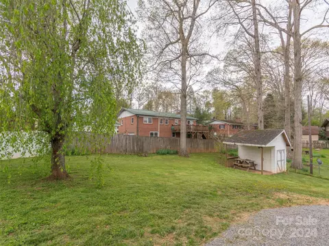 Exterior - 170 Oak Park Dr, Clyde, NC 28721 photo 5 of 12