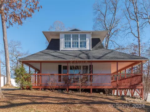 Exterior - 170 Oak Park Dr, Clyde, NC 28721 photo 10 of 12