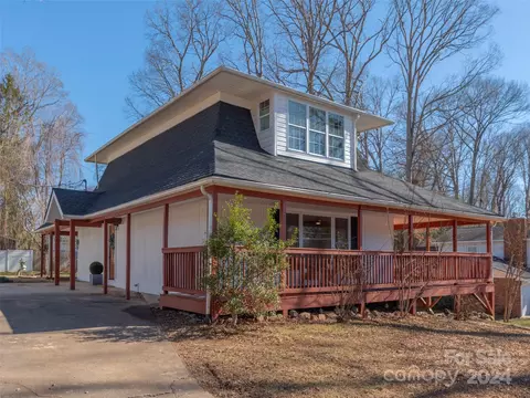 Exterior - 170 Oak Park Dr, Clyde, NC 28721 photo 8 of 12