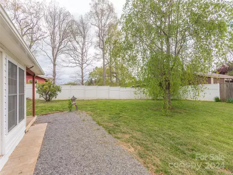 Exterior - 170 Oak Park Dr, Clyde, NC 28721 photo 6 of 12