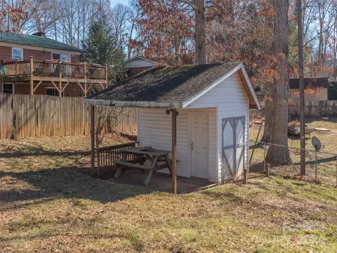 Exterior - 170 Oak Park Dr, Clyde, NC 28721 photo 7 of 12