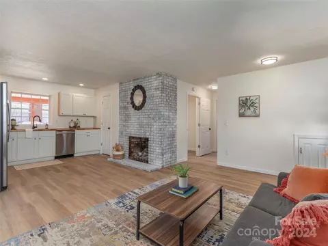 Living - 170 Oak Park Dr, Clyde, NC 28721 photo 4 of 6