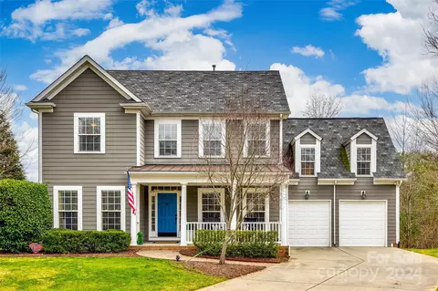 7913 Fawnwood Ln, Tega Cay, SC 29708