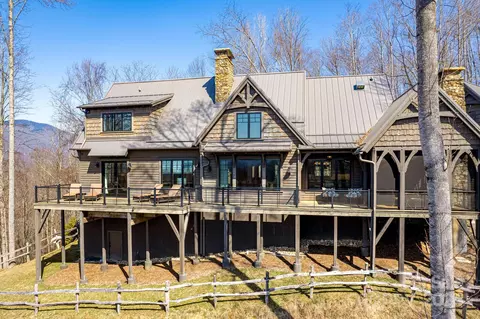 1100 Preserve 1 Rd #1, Sylva, NC 28779