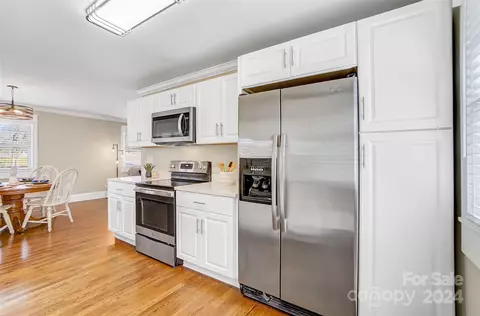 Kitchen - 2724 Highway 218 Hwy, Monroe, NC 28110 photo 4 of 6