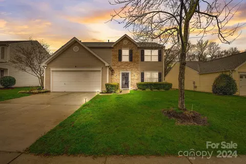 1013 Southwind Trail Dr, Indian Trail, NC 28079