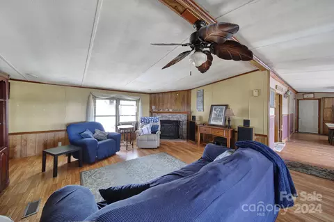 Living - 1950 Knight Rd, Lancaster, SC 29720 photo 1 of 4