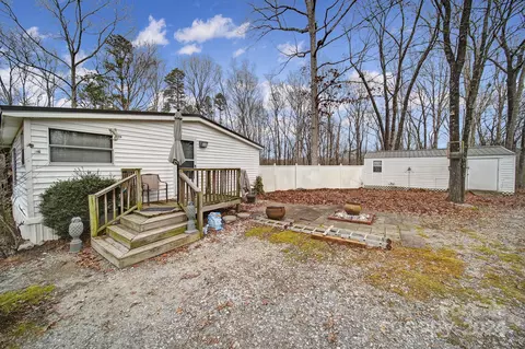 Exterior - 1950 Knight Rd, Lancaster, SC 29720 photo 4 of 6