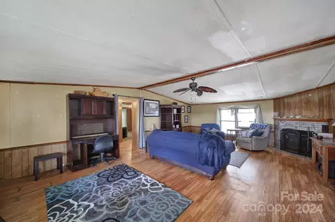 Living - 1950 Knight Rd, Lancaster, SC 29720 photo 3 of 4