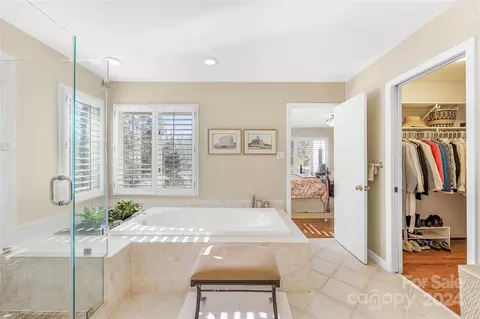 Bath - 19 Commodore Point Rd, Lake Wylie, SC 29710 photo 4 of 6