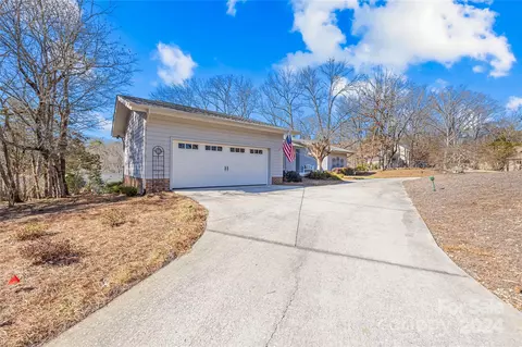 Exterior - 19 Commodore Point Rd, Lake Wylie, SC 29710 photo 11 of 14