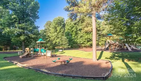 Exterior - 19 Commodore Point Rd, Lake Wylie, SC 29710 photo 13 of 14