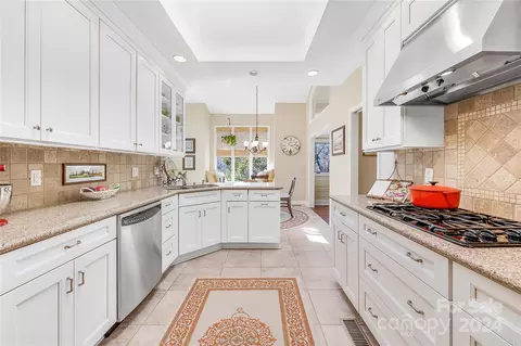 Kitchen - 19 Commodore Point Rd, Lake Wylie, SC 29710 photo 4 of 4