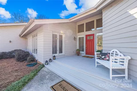 Exterior - 19 Commodore Point Rd, Lake Wylie, SC 29710 photo 3 of 14
