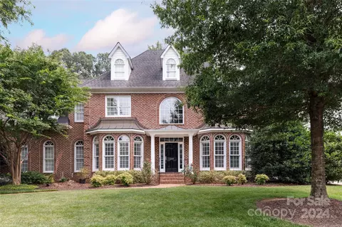 1201 Lost Oak Rd, Charlotte, NC 28270