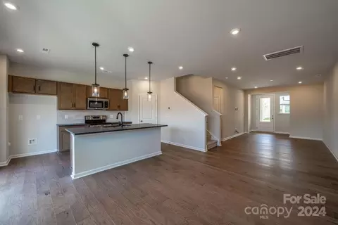 3124 Hutton Gardens Ln, Charlotte, NC 28269