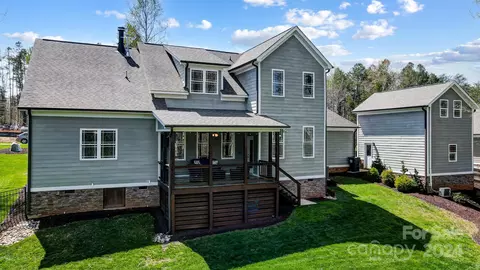 Exterior - 620 Arrow Point Ln, Davidson, NC 28036 photo 3 of 10
