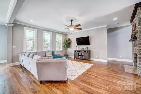 Living - 620 Arrow Point Ln, Davidson, NC 28036 photo 4 of 10