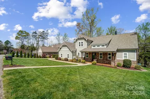 Exterior - 620 Arrow Point Ln, Davidson, NC 28036 photo 5 of 10