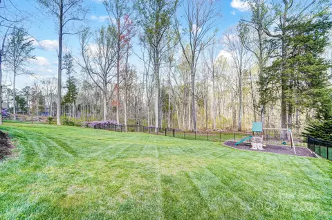 Exterior - 620 Arrow Point Ln, Davidson, NC 28036 photo 9 of 10