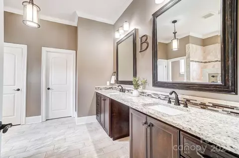 Bath - 620 Arrow Point Ln, Davidson, NC 28036 photo 1 of 7