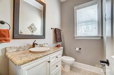 Bath - 620 Arrow Point Ln, Davidson, NC 28036 photo 5 of 7