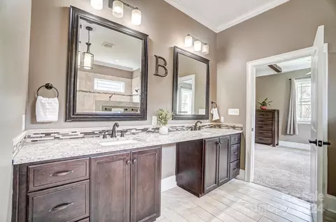 Bath - 620 Arrow Point Ln, Davidson, NC 28036 photo 3 of 7