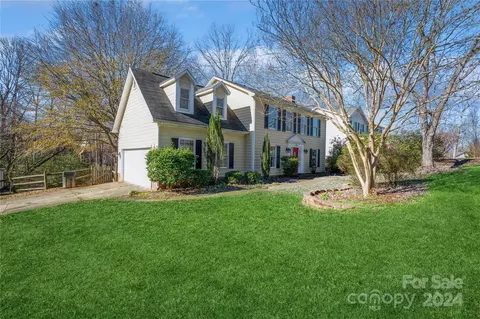 2328 Wineberry Ct, Matthews, NC 28105