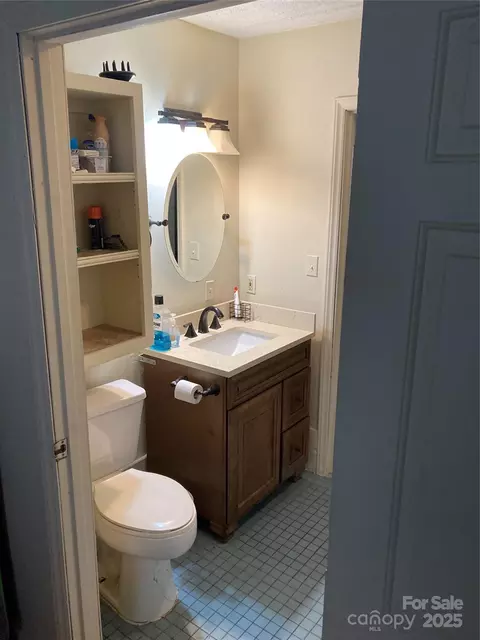 Bath - 100 Normandy Dr, Morganton, NC 28655 photo 2 of 4