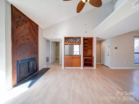 4608 Sharon Chase H Dr #H, Charlotte, NC 28215